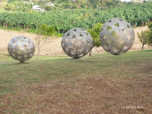 sculpture sphere acier